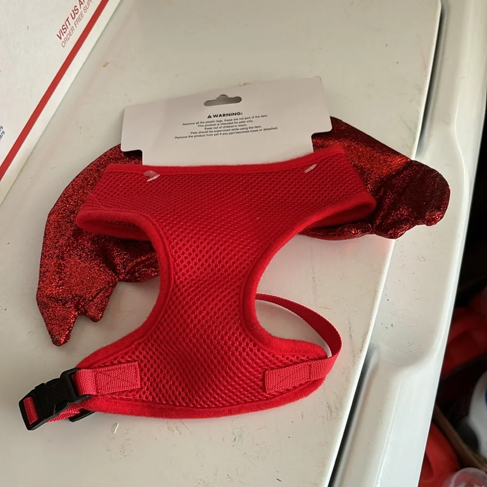 NWT Toy Time Dog Pet Harness Fit Girth up to 17” S/M Red Glitter Bat Wings Clips